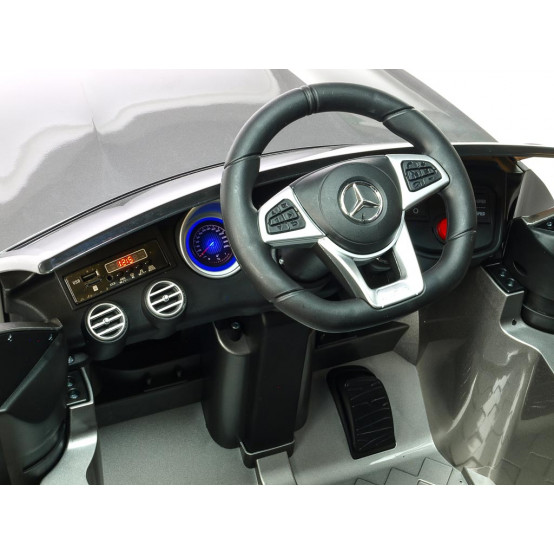Mercedes-AMG GLC 63 S, licenční autíčko s 2.4G dálkovým ovládáním, jednomístné, STŘÍBRNÉ LAKOVANÉ